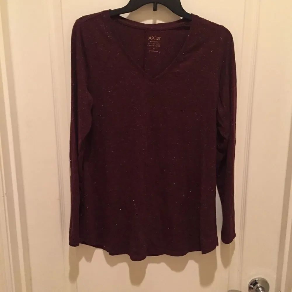 Apt 9 Sparkle V Neck Top